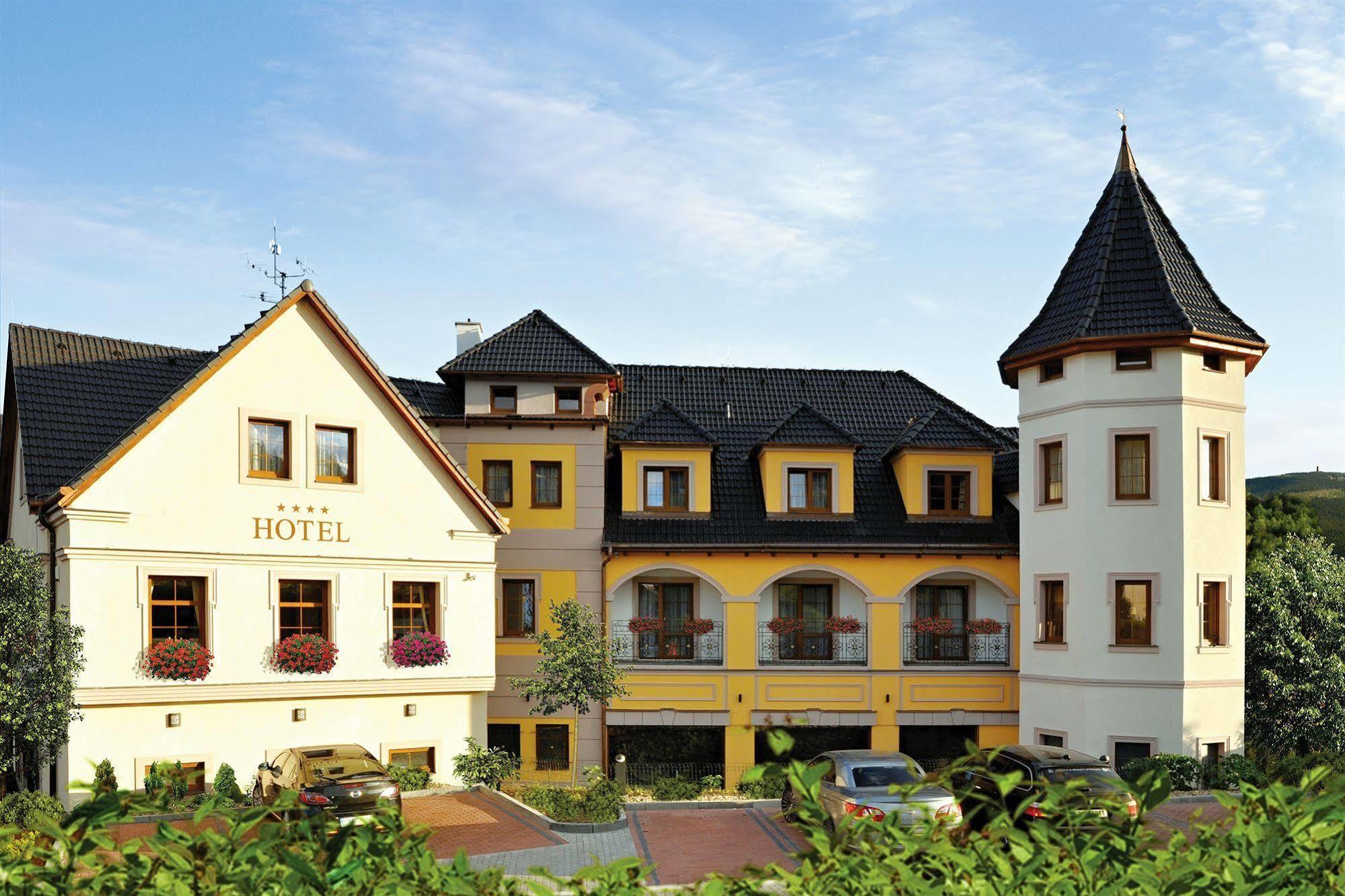 Wellness Hotel Zlata Lipa Decin Luaran gambar