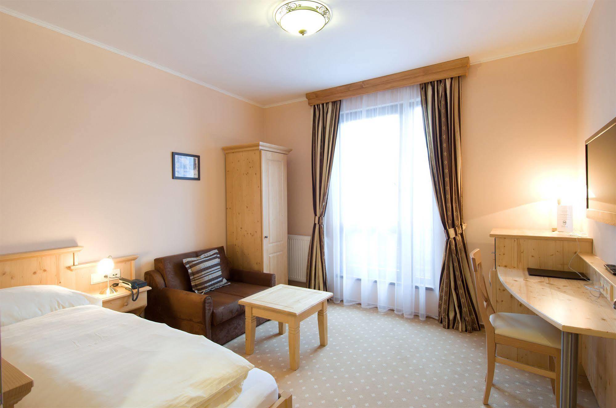 Wellness Hotel Zlata Lipa Decin Luaran gambar